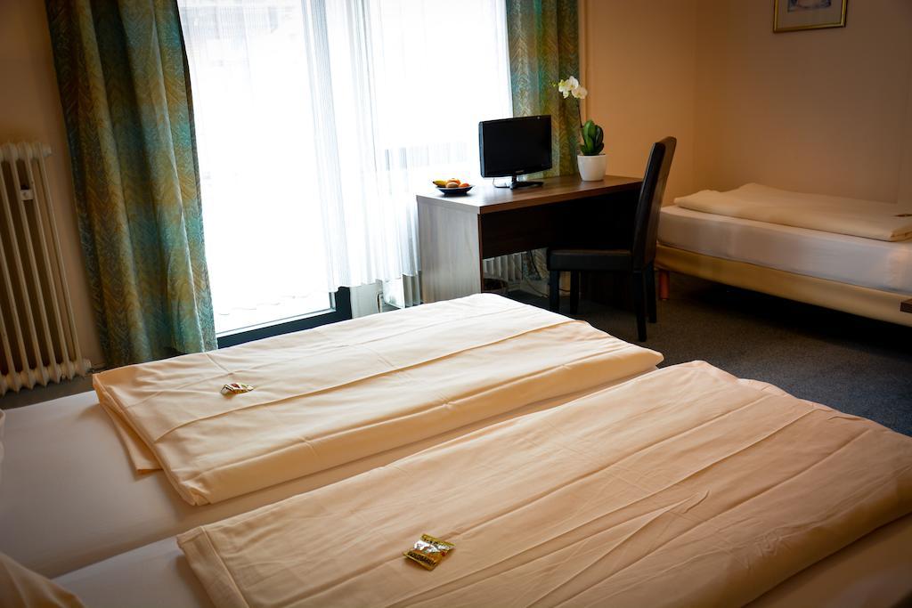 Hotel Am Landeshaus Wiesbaden Room photo